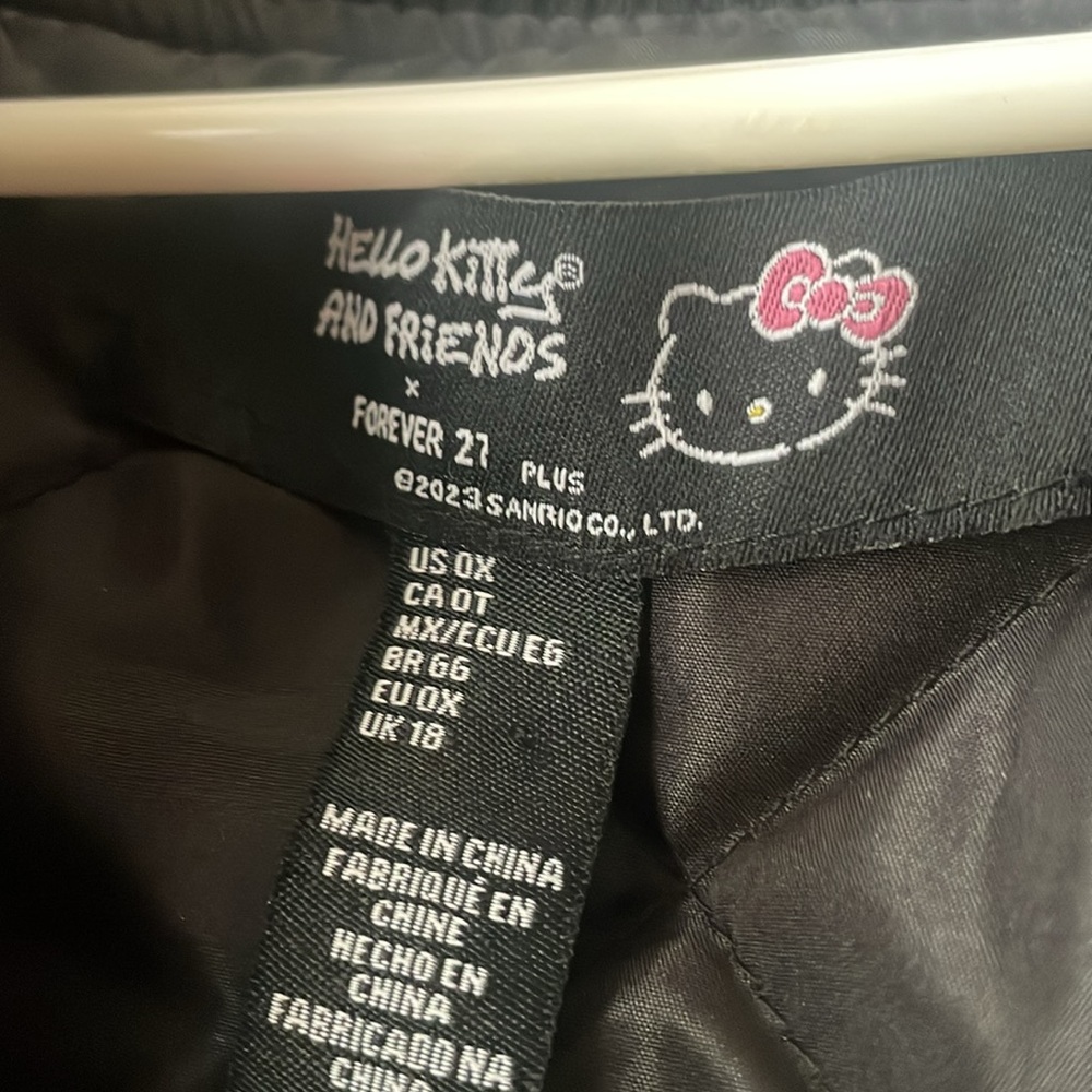 Hello Kitty Black and Pink Kids Puffer Jacket - Picture 4 of 4